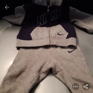 Nike sweatsuit